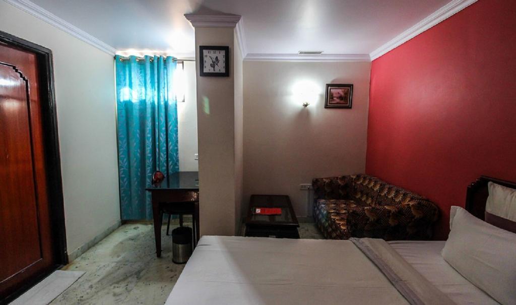 Hotel Pigeon International Bangalore Buitenkant foto